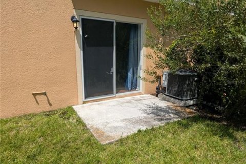 Townhouse in Tampa, Florida 3 bedrooms, 136.57 sq.m. № 2196213 - photo 28