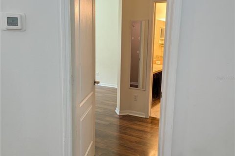 Townhouse in Tampa, Florida 3 bedrooms, 136.57 sq.m. № 2196213 - photo 10
