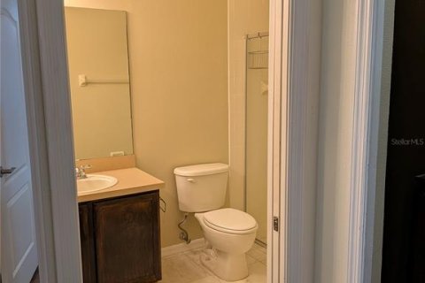 Townhouse in Tampa, Florida 3 bedrooms, 136.57 sq.m. № 2196213 - photo 11