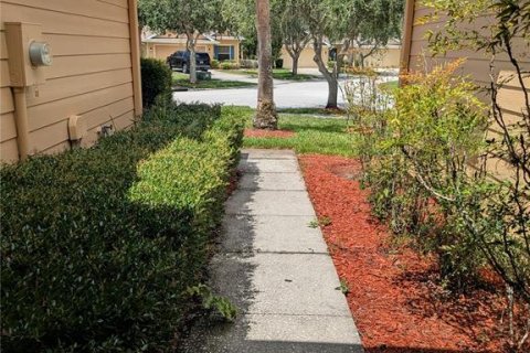 Townhouse in Tampa, Florida 3 bedrooms, 136.57 sq.m. № 2196213 - photo 25