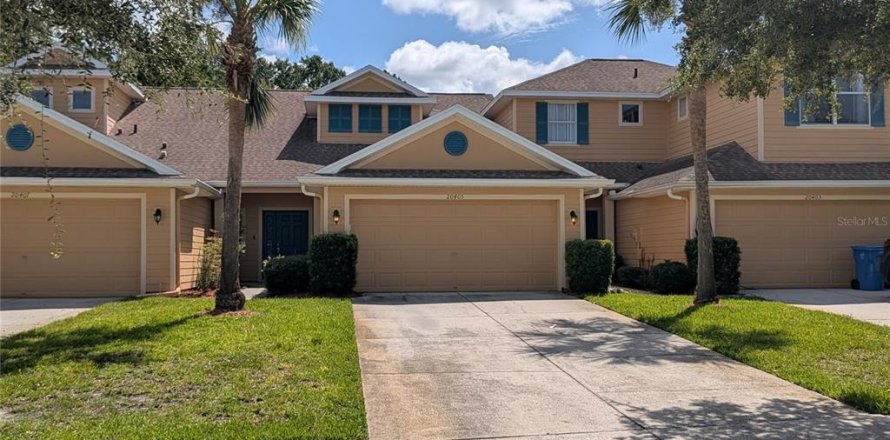 Townhouse in Tampa, Florida 3 bedrooms, 136.57 sq.m. № 2196213