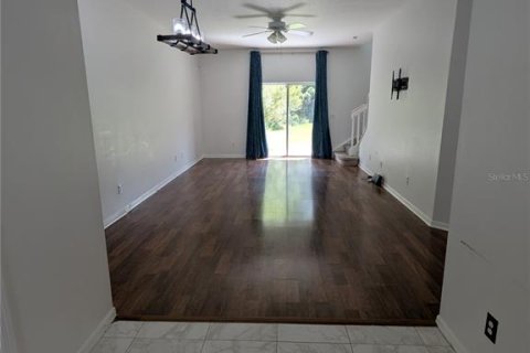 Townhouse in Tampa, Florida 3 bedrooms, 136.57 sq.m. № 2196213 - photo 3