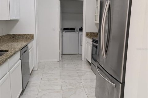 Townhouse in Tampa, Florida 3 bedrooms, 136.57 sq.m. № 2196213 - photo 5