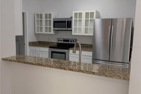 Townhouse in Tampa, Florida 3 bedrooms, 136.57 sq.m. № 2196213 - photo 8