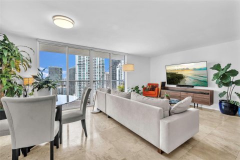 Condo in Miami, Florida, 2 bedrooms  № 1933162 - photo 8