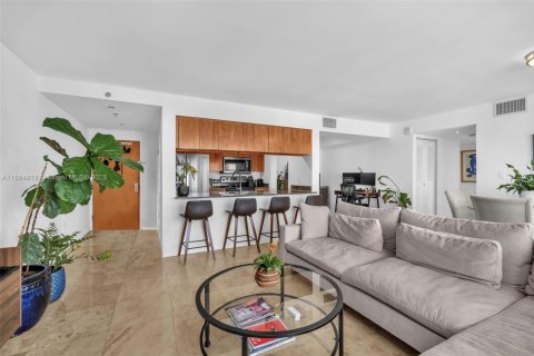 Condo in Miami, Florida, 2 bedrooms  № 1933162 - photo 14