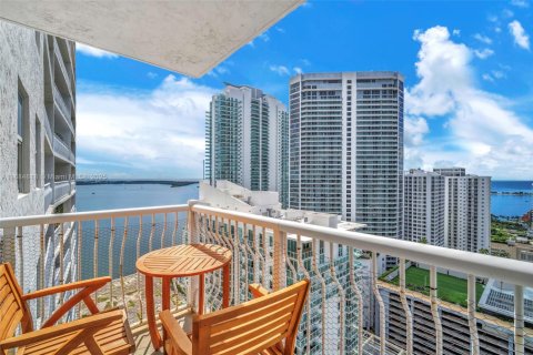 Condo in Miami, Florida, 2 bedrooms  № 1933162 - photo 17
