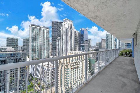 Condo in Miami, Florida, 2 bedrooms  № 1933162 - photo 5