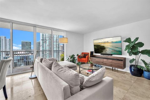 Condo in Miami, Florida, 2 bedrooms  № 1933162 - photo 7