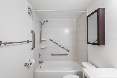 Снять в аренду квартиру в Сент-Питерсберг, Флорида 1 спальня, 59.46м2, № 2101957 - фото 11