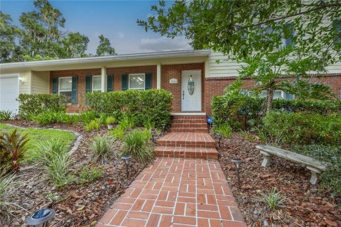 House in Gainesville, Florida 5 bedrooms, 220.64 sq.m. № 1851817 - photo 9