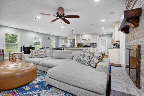 House in Gainesville, Florida 5 bedrooms, 220.64 sq.m. № 1851817 - photo 13