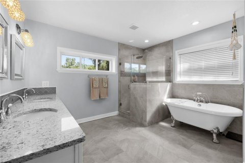 House in Gainesville, Florida 5 bedrooms, 220.64 sq.m. № 1851817 - photo 25