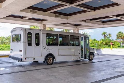 Condo in Pembroke Pines, Florida, 1 bedroom  № 1995413 - photo 5