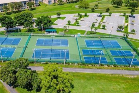 Condo in Pembroke Pines, Florida, 1 bedroom  № 1995413 - photo 6