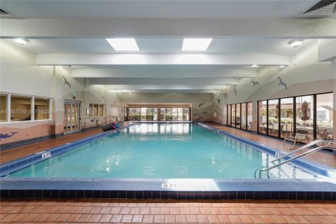 Condo in Pembroke Pines, Florida, 1 bedroom  № 1995413 - photo 12