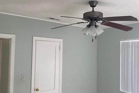 House in Tampa, Florida 2 bedrooms, 60.2 sq.m. № 1773651 - photo 7