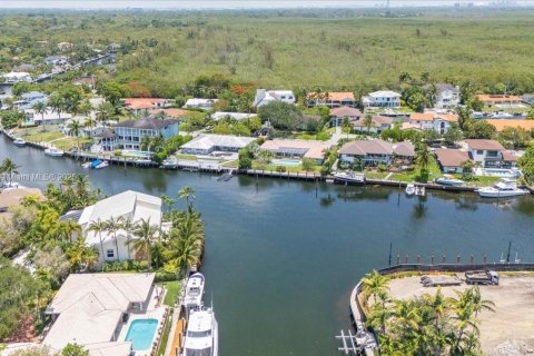 House in Coral Gables, Florida 3 bedrooms, 286.05 sq.m. № 1766902 - photo 11