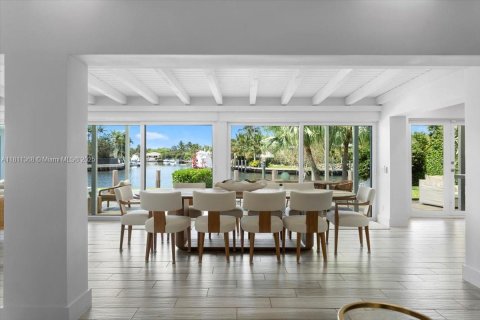 House in Coral Gables, Florida 3 bedrooms, 286.05 sq.m. № 1766902 - photo 24