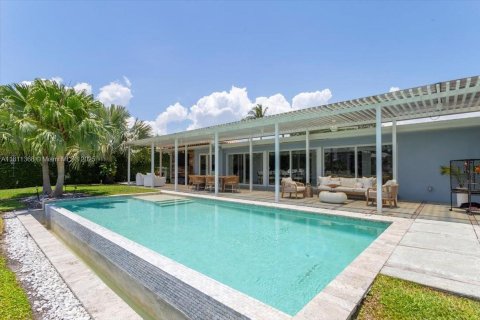 House in Coral Gables, Florida 3 bedrooms, 286.05 sq.m. № 1766902 - photo 5