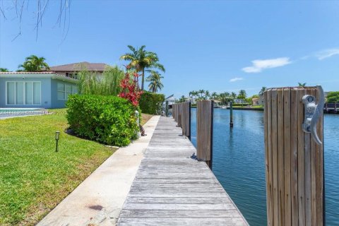 House in Coral Gables, Florida 3 bedrooms, 286.05 sq.m. № 1766902 - photo 7
