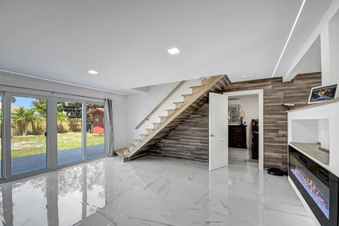 Casa en venta en Haverhill, Florida, 5 dormitorios, 196.21 m2 № 1099164 - foto 1