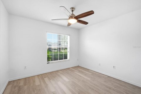 House in Lakeland, Florida 3 bedrooms, 128.21 sq.m. № 2317346 - photo 11