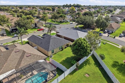 House in Lakeland, Florida 3 bedrooms, 128.21 sq.m. № 2317346 - photo 23