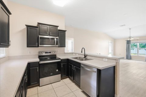 House in Lakeland, Florida 3 bedrooms, 128.21 sq.m. № 2317346 - photo 7