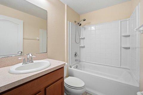 House in Lakeland, Florida 3 bedrooms, 128.21 sq.m. № 2317346 - photo 12