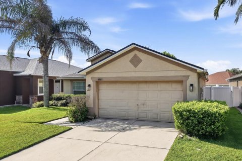 House in Lakeland, Florida 3 bedrooms, 128.21 sq.m. № 2317346 - photo 3