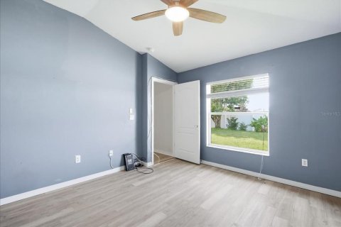 House in Lakeland, Florida 3 bedrooms, 128.21 sq.m. № 2317346 - photo 15