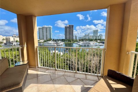 Condominio en Aventura, Florida, 3 dormitorios  № 2035083