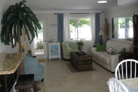 Casa en alquiler en New Smyrna Beach, Florida, 2 dormitorios № 1719525 - foto 3