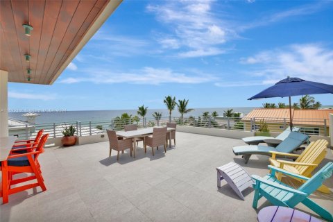 Casa en alquiler en Hollywood, Florida, 3 dormitorios, 342.44 m2 № 2057726 - foto 24