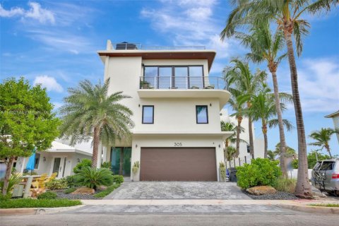 Casa en Hollywood, Florida 3 dormitorios, 342.44 m2 № 2057726