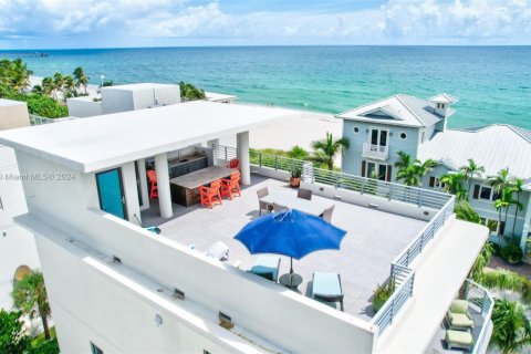 Casa en alquiler en Hollywood, Florida, 3 dormitorios, 342.44 m2 № 2057726 - foto 19