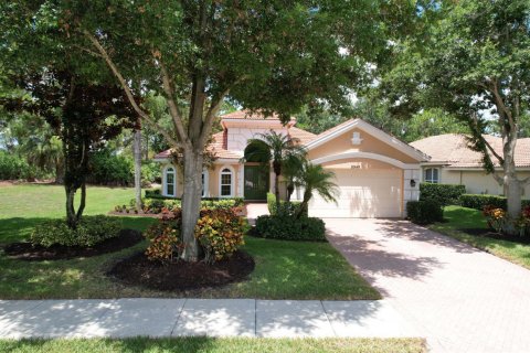 Casa en venta en Port St. Lucie, Florida, 3 dormitorios, 215.72 m2 № 2270708 - foto 2