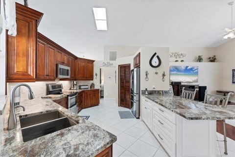 House in Bradenton, Florida 3 bedrooms, 216.28 sq.m. № 1746525 - photo 8
