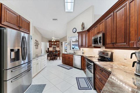 House in Bradenton, Florida 3 bedrooms, 216.28 sq.m. № 1746525 - photo 10