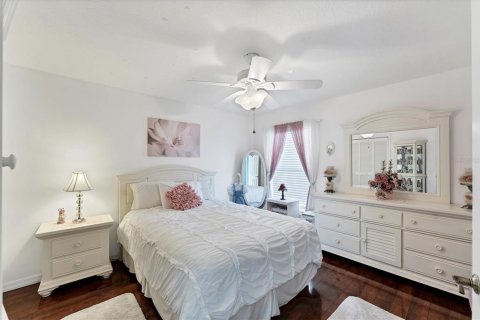 House in Bradenton, Florida 3 bedrooms, 216.28 sq.m. № 1746525 - photo 21