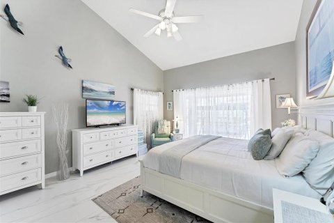 House in Bradenton, Florida 3 bedrooms, 216.28 sq.m. № 1746525 - photo 16