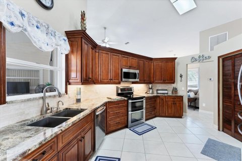 House in Bradenton, Florida 3 bedrooms, 216.28 sq.m. № 1746525 - photo 9