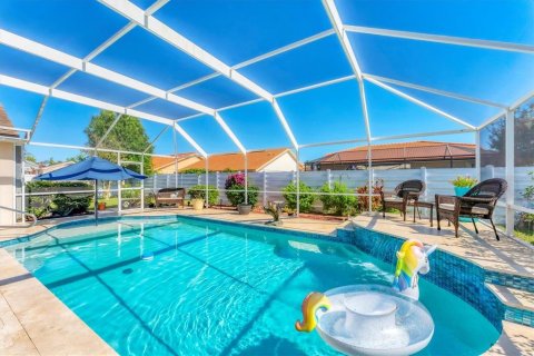 House in Bradenton, Florida 3 bedrooms, 216.28 sq.m. № 1746525 - photo 2