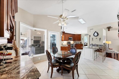 House in Bradenton, Florida 3 bedrooms, 216.28 sq.m. № 1746525 - photo 12