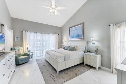 House in Bradenton, Florida 3 bedrooms, 216.28 sq.m. № 1746525 - photo 15