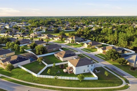 Casa en venta en Deltona, Florida, 5 dormitorios, 355.63 m2 № 2223483 - foto 5