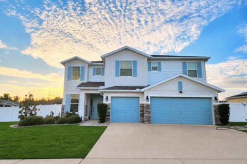 Casa en Deltona, Florida 5 dormitorios, 355.63 m2 № 2223483