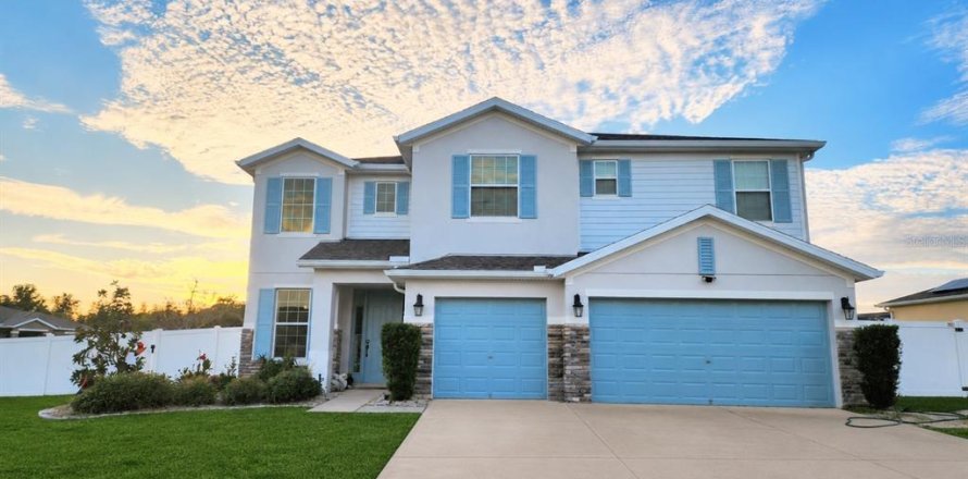 Casa en Deltona, Florida 5 dormitorios, 355.63 m2 № 2223483