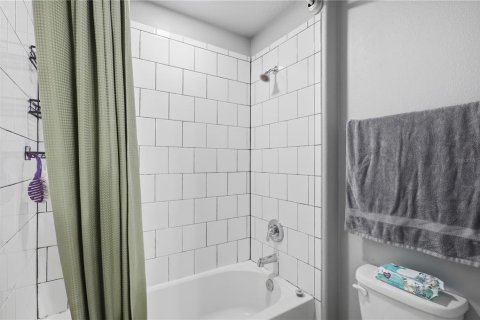 Casa en venta en Deltona, Florida, 5 dormitorios, 355.63 m2 № 2223483 - foto 24
